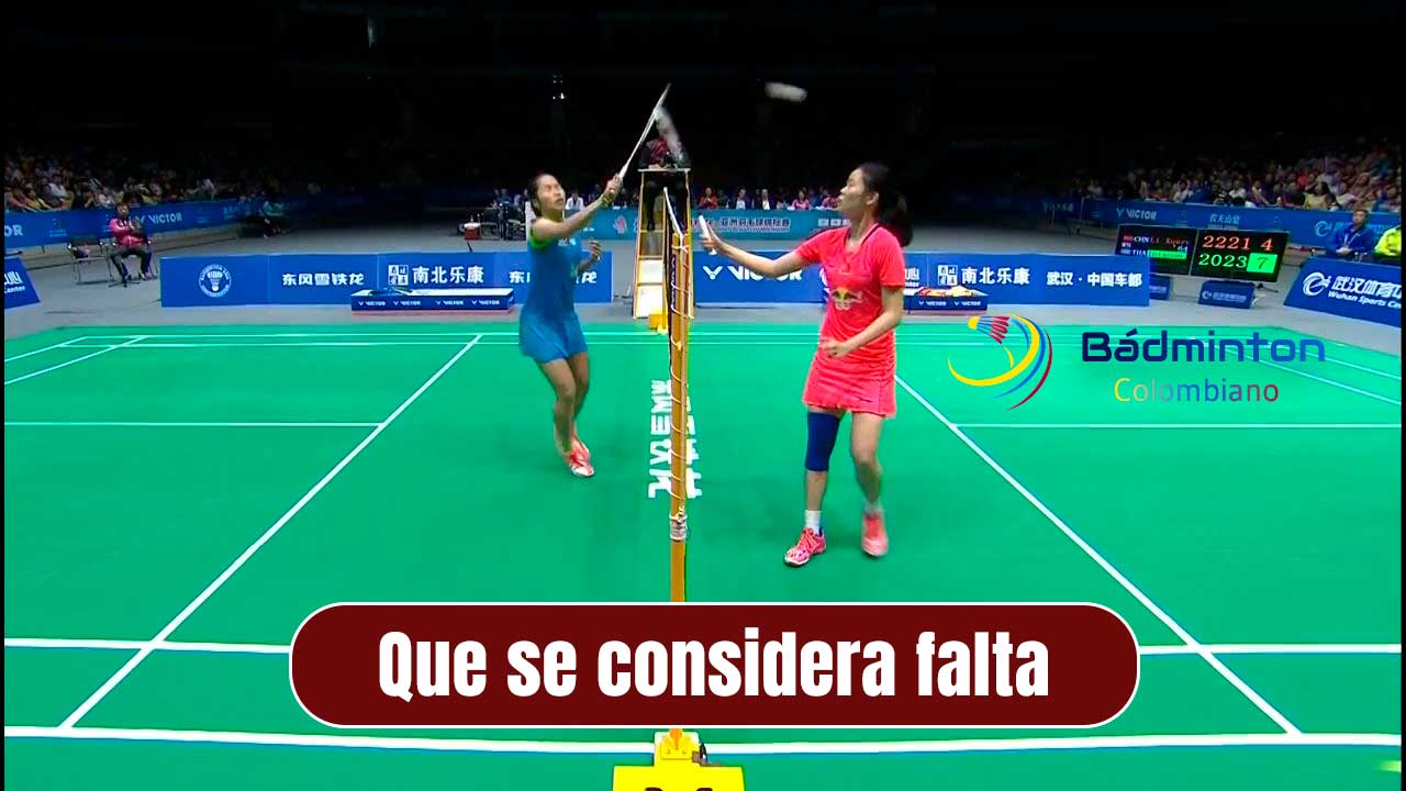 Que se considera falta en el bádminton