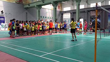 bádminton en el colegio